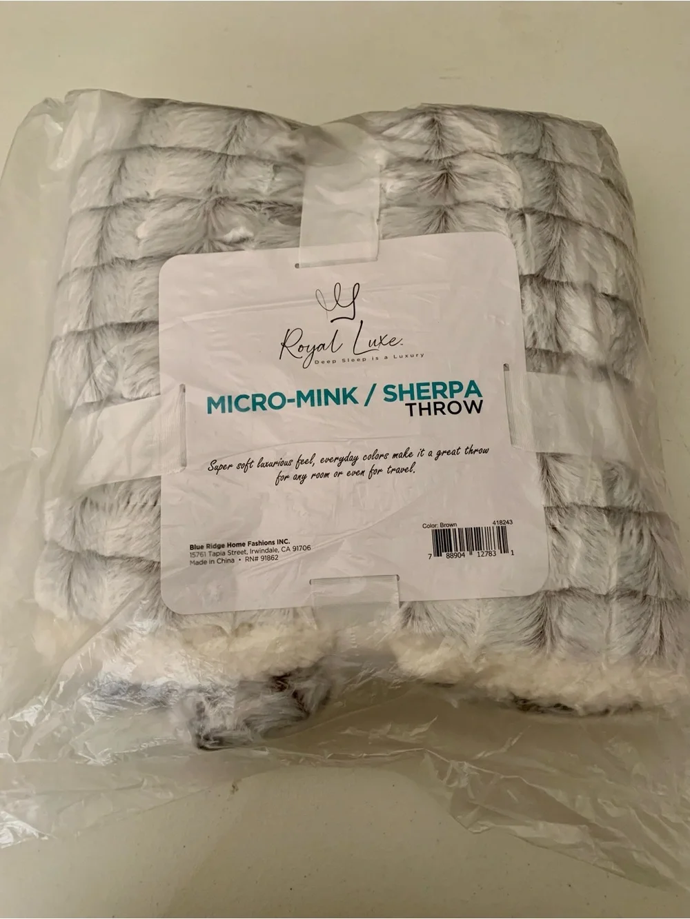 Micro-Mink Sherpa Throw - Light Gray
